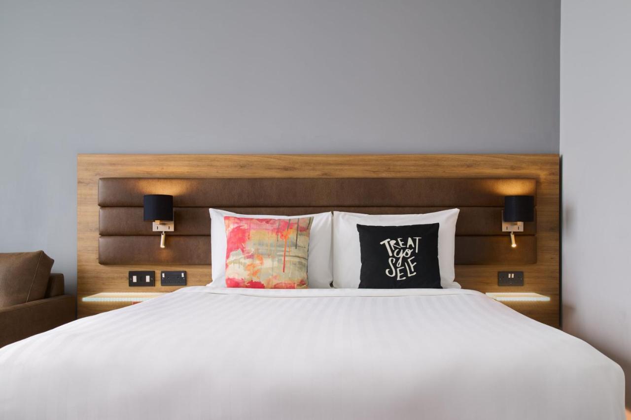 Chambre Moxy Sleeper avec 1 Lit Queen-Size et Canapé