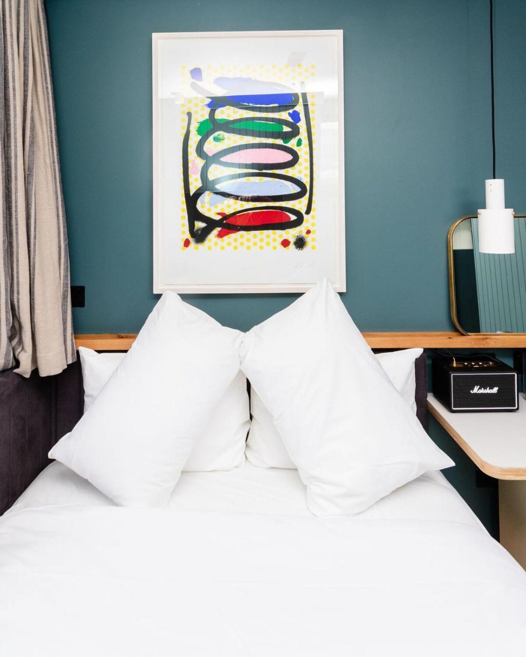 Small Double Room,732593320:JPEG
