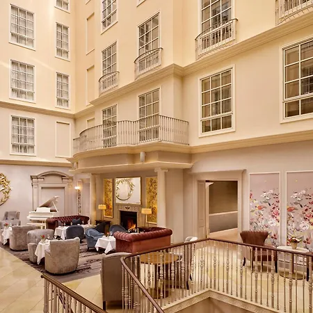 The College Green Dublin Hotel, Autograph Collection-3